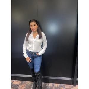 Meet your Posher, Adriana